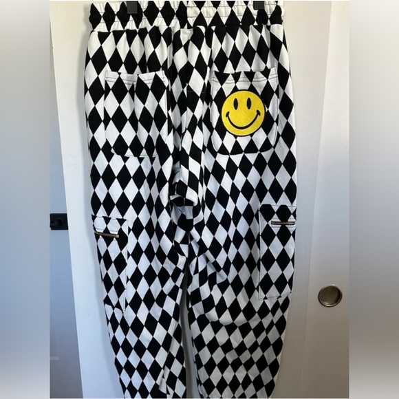 Aviator Nation Diamond Repeat Smiley 2 Embroidery Set - Picture 14 of 15